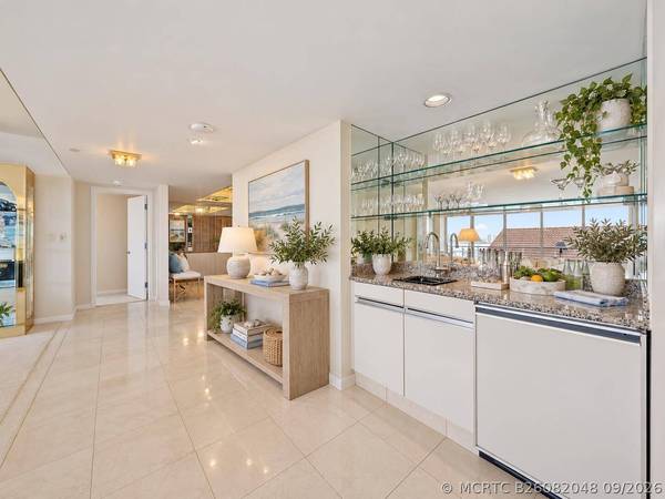 100 Lakeshore DR #251, North Palm Beach, FL 33408