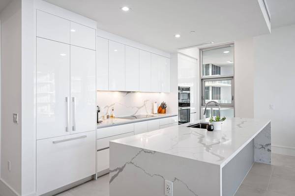 220 Lake Shore DR #1802, Lake Park, FL 33403