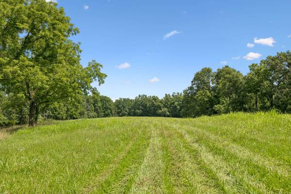 7700 Daugherty Capley Rd, Bon Aqua, TN 37025