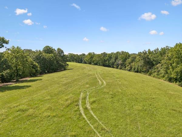 7700 Daugherty Capley Rd, Bon Aqua, TN 37025