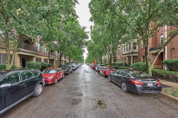 936 Perry Street #204, Columbus, OH 43215