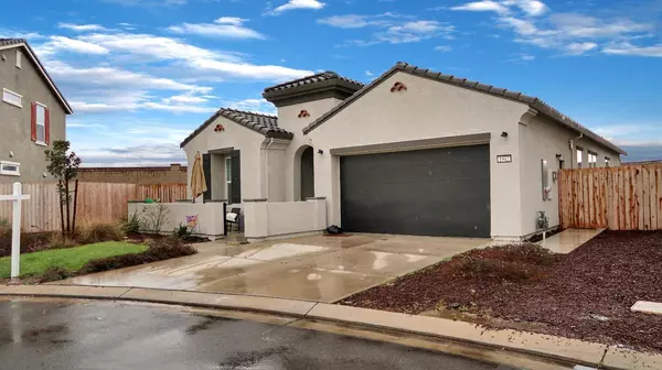 1942 Carmel Ranch CIR, Oakdale, CA 95361