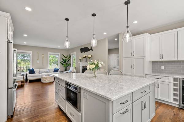 Marshfield, MA 02050-5915,172 Carolyn Cir