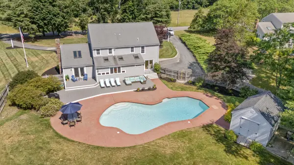 161 Winter St, Duxbury, MA 02332-4610