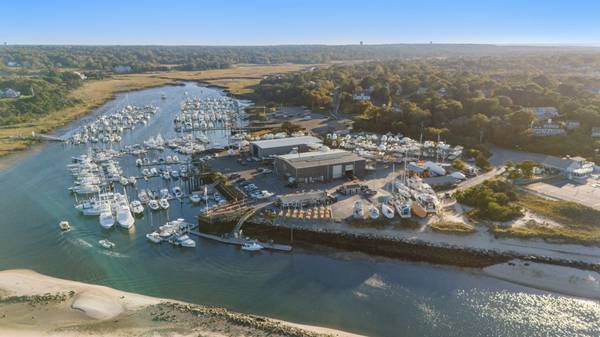 South Dennis, MA 02660-1943,1706 Route 6A #3