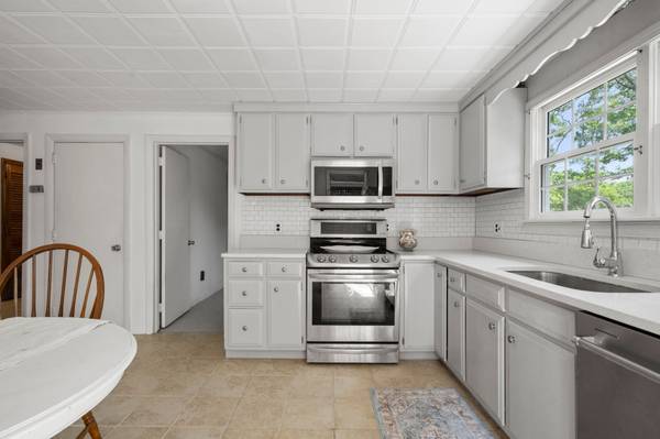 Plymouth, MA 02360-1443,25 Florence St