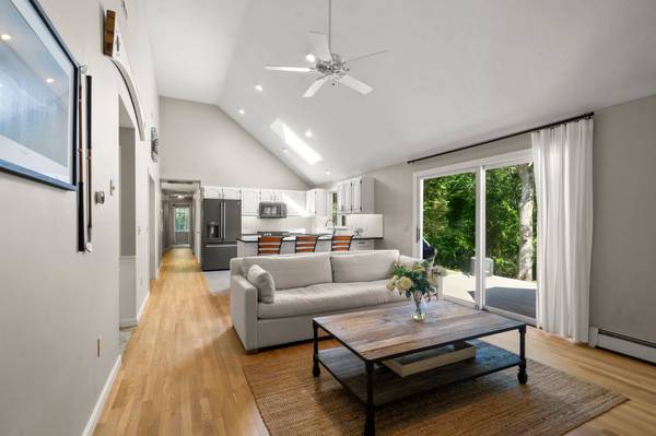 41 Coventry Ln, West Barnstable, MA 02668-1230