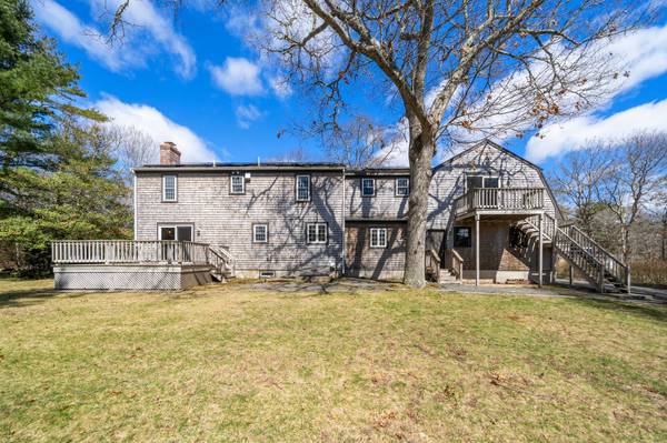 22 Pinecrest Dr, Forestdale, MA 02644-1418