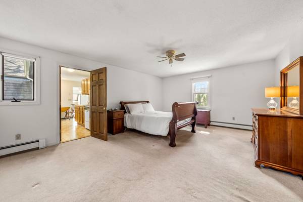 22 Pinecrest Dr, Forestdale, MA 02644-1418