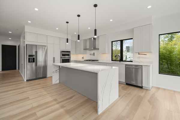 3 Kestrel Way, Carver, MA 02330-1085