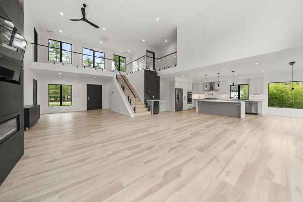 3 Kestrel Way, Carver, MA 02330-1085