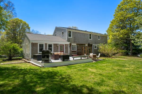 302 Ames Way, Centerville, MA 02632-2731