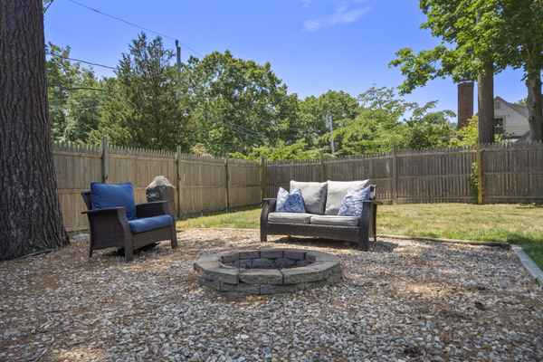 327 Plain St, Marshfield, MA 02050-2710