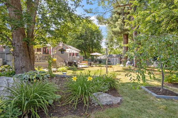 4 Cole St, Kingston, MA 02364-1719