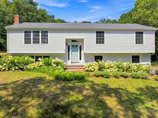 30 Pawtuxet Rd, Plymouth, MA 02360-1422