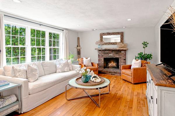 30 Pawtuxet Rd, Plymouth, MA 02360-1422