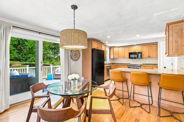 30 Pawtuxet Rd, Plymouth, MA 02360-1422