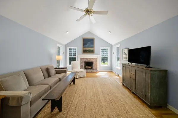 11 Fairways Dr, Harwich, MA 02645-1951