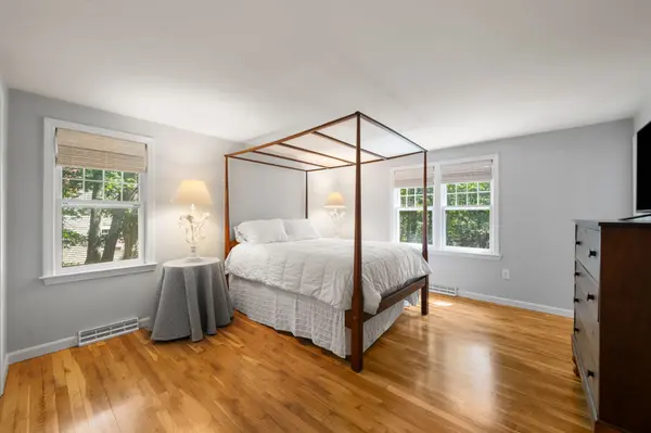 11 Fairways Dr, Harwich, MA 02645-1951