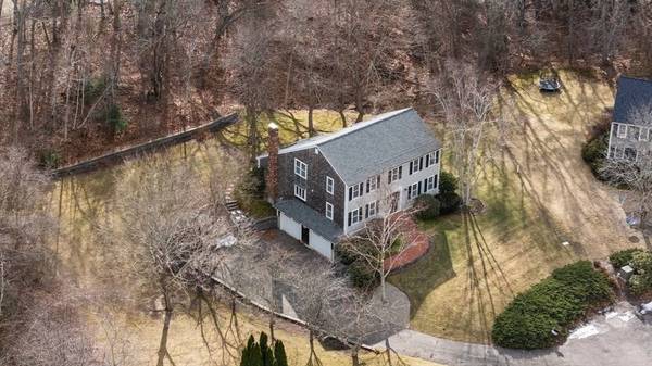 22 Pierce Ave, Plymouth, MA 02360