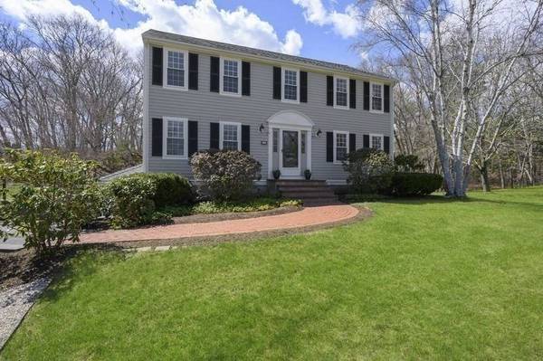 22 Pierce Ave, Plymouth, MA 02360