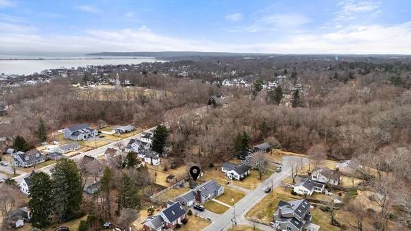 16 Alden Ter, Plymouth, MA 02360