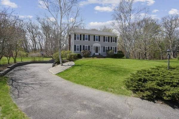 22 Pierce Ave, Plymouth, MA 02360