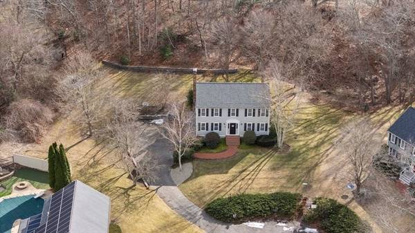 22 Pierce Ave, Plymouth, MA 02360