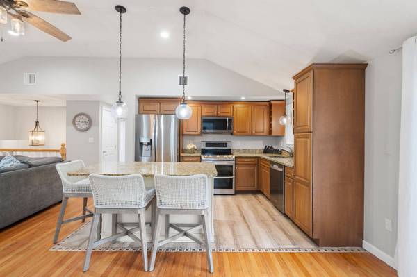 15 Corvette Dr, Plymouth, MA 02360-1311