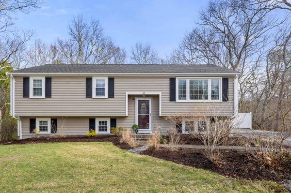 15 Corvette Dr, Plymouth, MA 02360-1311