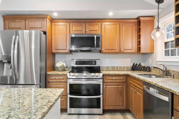 15 Corvette Dr, Plymouth, MA 02360-1311