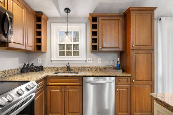 15 Corvette Dr, Plymouth, MA 02360-1311