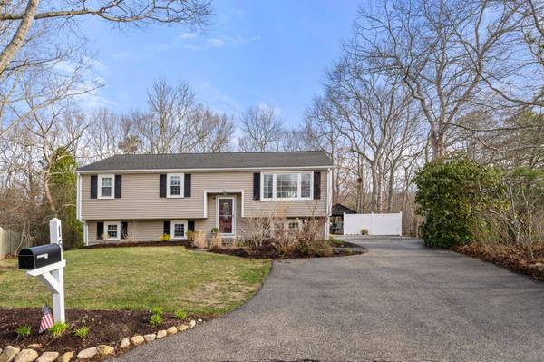 15 Corvette Dr, Plymouth, MA 02360-1311