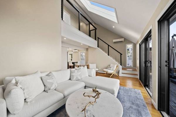 138 Shore Dr, Plymouth, MA 02360