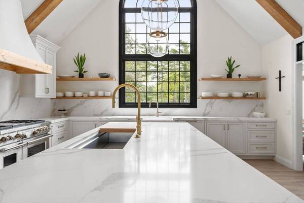 168 Country Club Way, Kingston, MA 02364