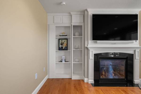 11 Redtail Ln, Carver, MA 02330