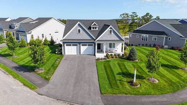 45 Pebble Beach Dr, Plymouth, MA 02360