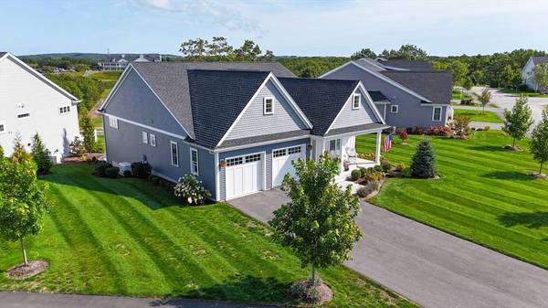 45 Pebble Beach Dr, Plymouth, MA 02360