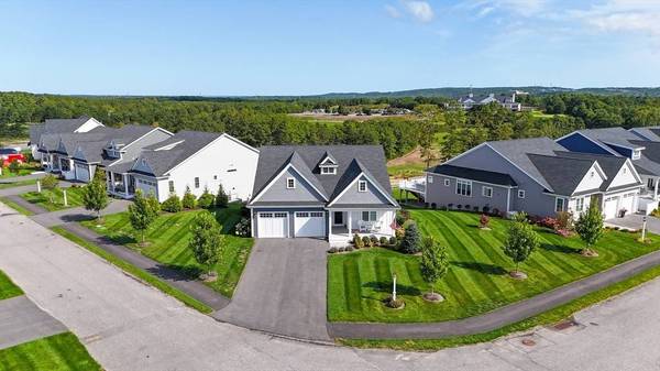 45 Pebble Beach Dr, Plymouth, MA 02360