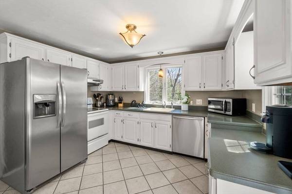 33 Billington Sea Rd, Plymouth, MA 02360