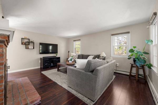 33 Billington Sea Rd, Plymouth, MA 02360
