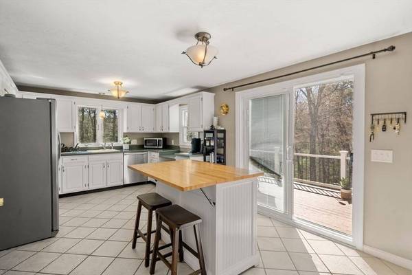 33 Billington Sea Rd, Plymouth, MA 02360
