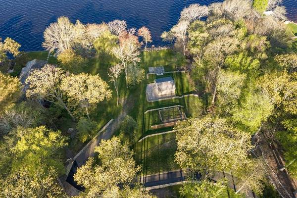 7 Quail Run, Lakeville, MA 02347