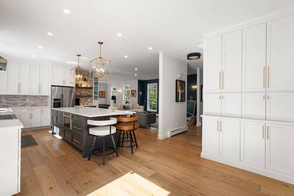 70 Indian Pond Rd, Kingston, MA 02364
