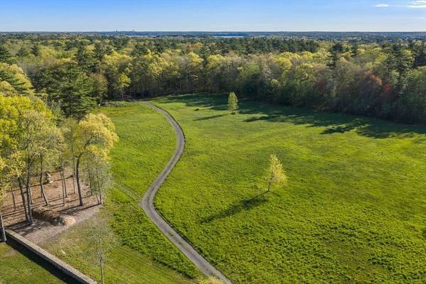 7 Quail Run, Lakeville, MA 02347