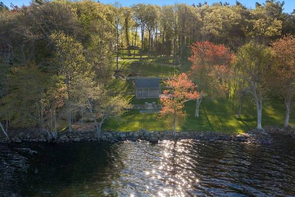 7 Quail Run, Lakeville, MA 02347