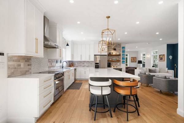 70 Indian Pond Rd, Kingston, MA 02364
