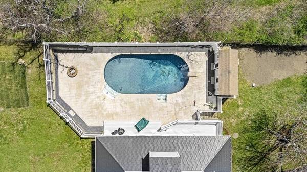 141 Stage Point Rd, Plymouth, MA 02360