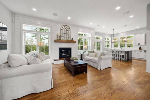7 Stanley Ln, Carver, MA 02330
