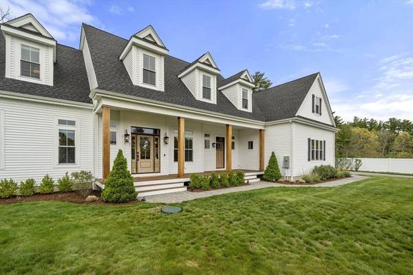 7 Stanley Ln, Carver, MA 02330